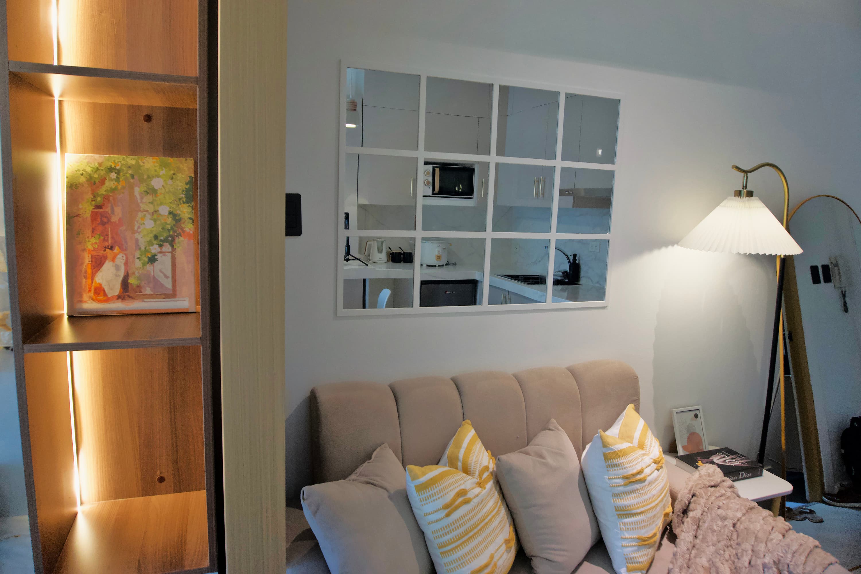 Living room living and lounge detail 2 at Azure Citrine Suite - Bahamas 522